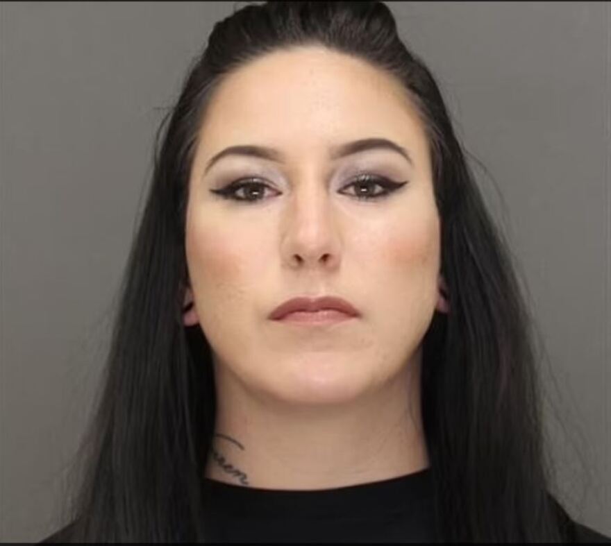 ΗΠΑ: Εκτός ελέγχου στο δικαστήριο 25χρονη που «αποκεφάλισε τον εραστή της και ασέλγησε στη σορό του»