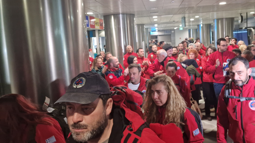 Θεσσαλονίκη: Επέστρεψε από την Τουρκία η Ελληνική Ομάδα Διάσωσης - Χειροκροτήματα και συγκίνηση