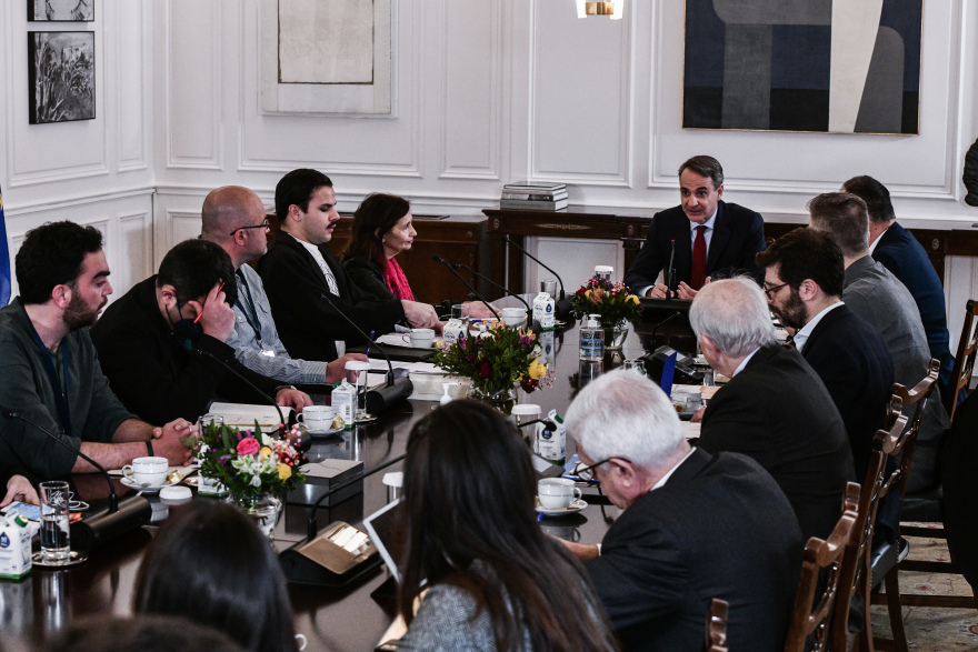 Ραντεβού στο Μαξίμου: Στα «σκαριά» πλαίσιο συμβιβασμού με τους καλλιτέχνες