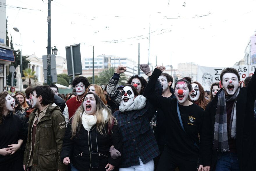 Ολοκληρώθηκε η κινητοποίηση των εκπαιδευτικών στο κέντρο της Αθήνας - Δείτε φωτογραφίες