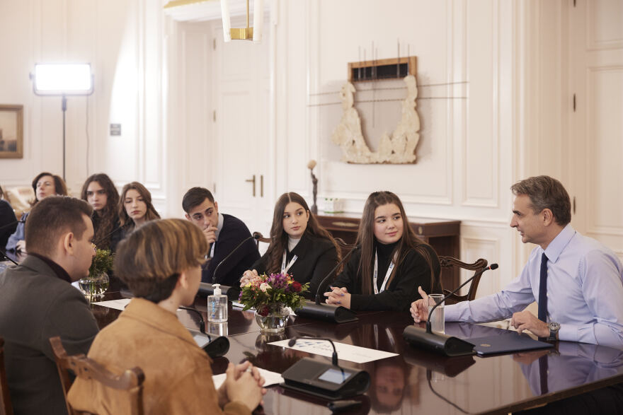 Μητσοτάκης σε μαθητές ΓΕΛ Ελευσίνας: Το σχολείο αλλάζει, στόχος μας να αναδείξουμε δεξιότητες και καινοτομίες