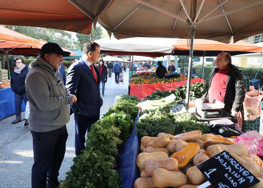 Υπουργείο Ανάπτυξης: «Καταδρομική» του Άδωνι Γεωργιάδη σε λαϊκή στο Χαλάνδρι