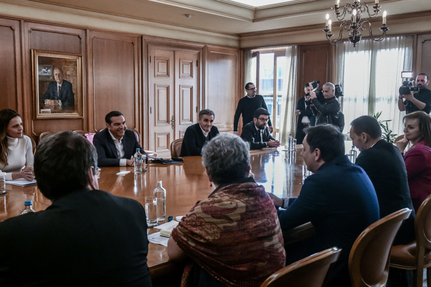 «Ανταλλαγή απόψεων, αυτό είναι το πρώτο βήμα» - 3 ώρες διήρκεσε η συνάντηση Τσίπρα - Στουρνάρα