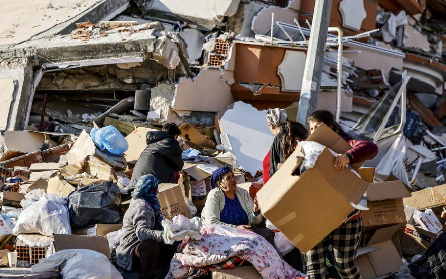 Σεισμός σε Τουρκία και Συρία: Εκατομμύρια άστεγοι εκλιπαρούν για βοήθεια 