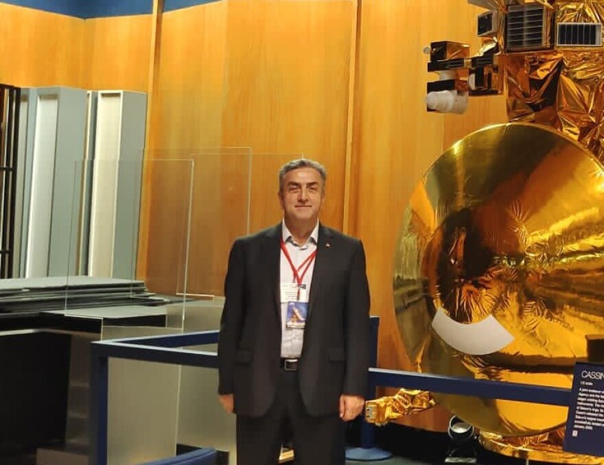 Σεισμός στην Τουρκία: Τούρκος αξιωματούχος λέει ότι τον σεισμό προκάλεσαν... πολεμικοί δορυφόροι!