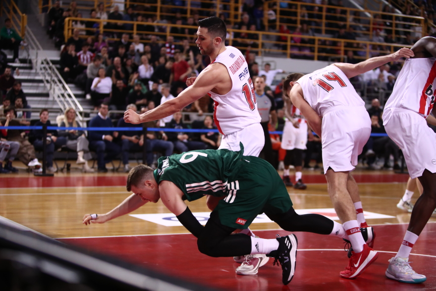  Παπανικολάου για επεισόδιο με Αγραβάνη: «Δεν θέλω να στοχοποιηθεί, έκανα λάθος και του ζήτησα συγνώμη»