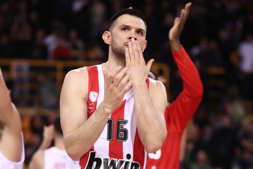 Κύπελλο μπάσκετ, Ολυμπιακός - Παναθηναϊκός 81-65: Εύκολα στον τελικό! 