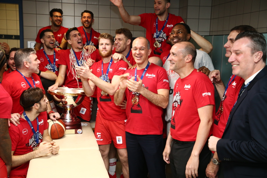 Κύπελλο μπάσκετ, Ολυμπιακός-Περιστέρι bwin 85-57: Παρέμεινε στο θρόνο του! 