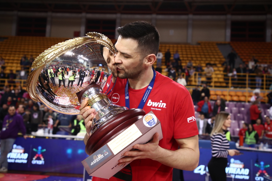 Κύπελλο μπάσκετ, Ολυμπιακός-Περιστέρι bwin 85-57: Παρέμεινε στο θρόνο του! 