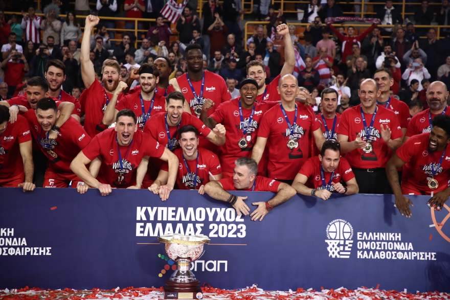 Κύπελλο μπάσκετ, Ολυμπιακός-Περιστέρι bwin 85-57: Παρέμεινε στο θρόνο του! 