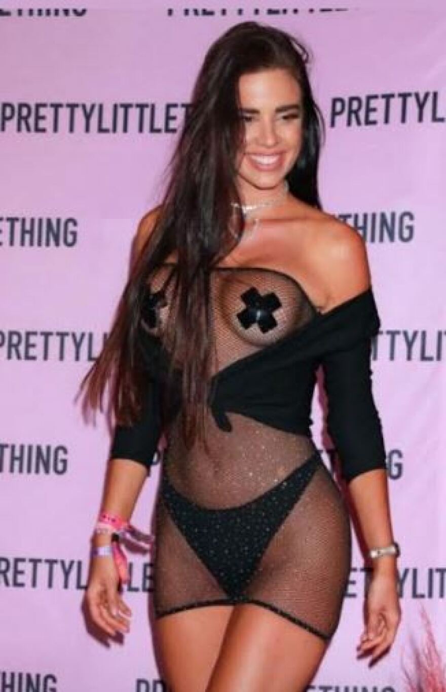 Ιβάνα Κνολ: Ολόγυμνο το κορίτσι του Μουντιάλ του Κατάρ