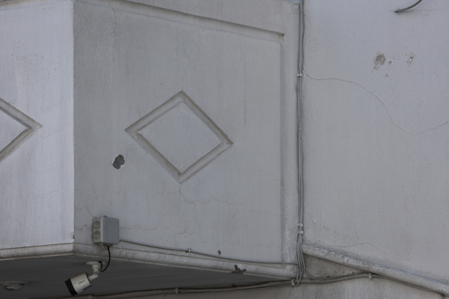 Πυροβολισμοί στην Αγία Βαρβάρα: «Σφαίρα καρφώθηκε δίπλα σε μητέρα που τάιζε το μωρό της», δηλώνει μάρτυρας