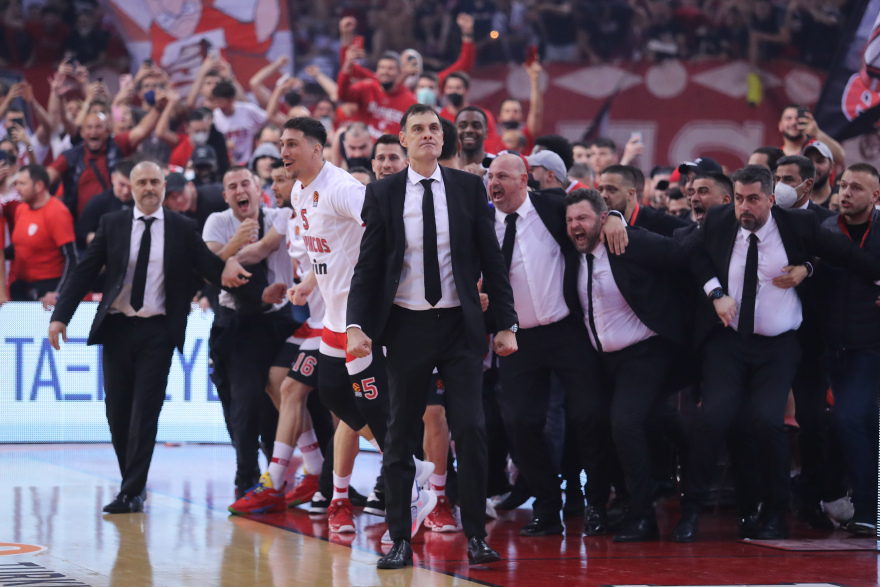 Ο Ολυμπιακός του Μπαρτζώκα κέρδισε την… αποθέωση