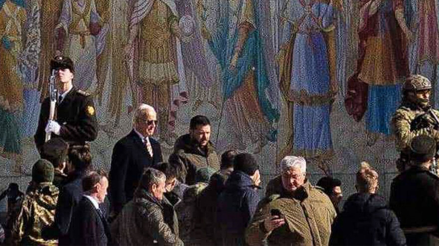 Μπάιντεν: Μαζί σας για όσο χρειαστεί - Ζελένσκι: Η βοήθεια των ΗΠΑ θα φανεί στο πεδίο της μάχης