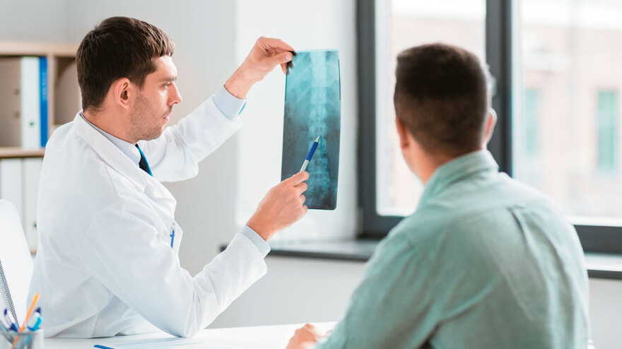 Σχέδιο για νέο ΕΣΥ και καλύτερους μισθούς για όλους ετοιμάζει η κυβέρνηση