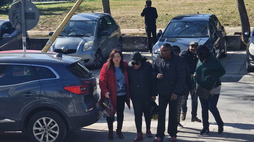 Θεσσαλονίκη: Η μητέρα παρέλαβε τη σορό της 2,5 ετών κόρης της - «Μου είπαν ότι δε θα ξαναδώ το παιδί μου»