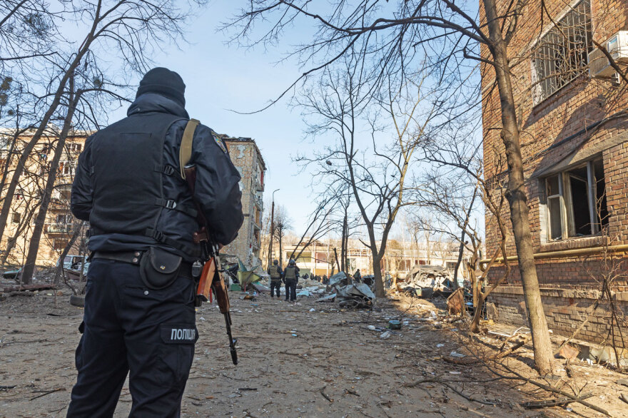 Ένας χρόνος από τη ρωσική εισβολή στην Ουκρανία - Χιλιάδες άμαχοι νεκροί, πόλεις-φαντάσματα και «ξεριζωμένοι»