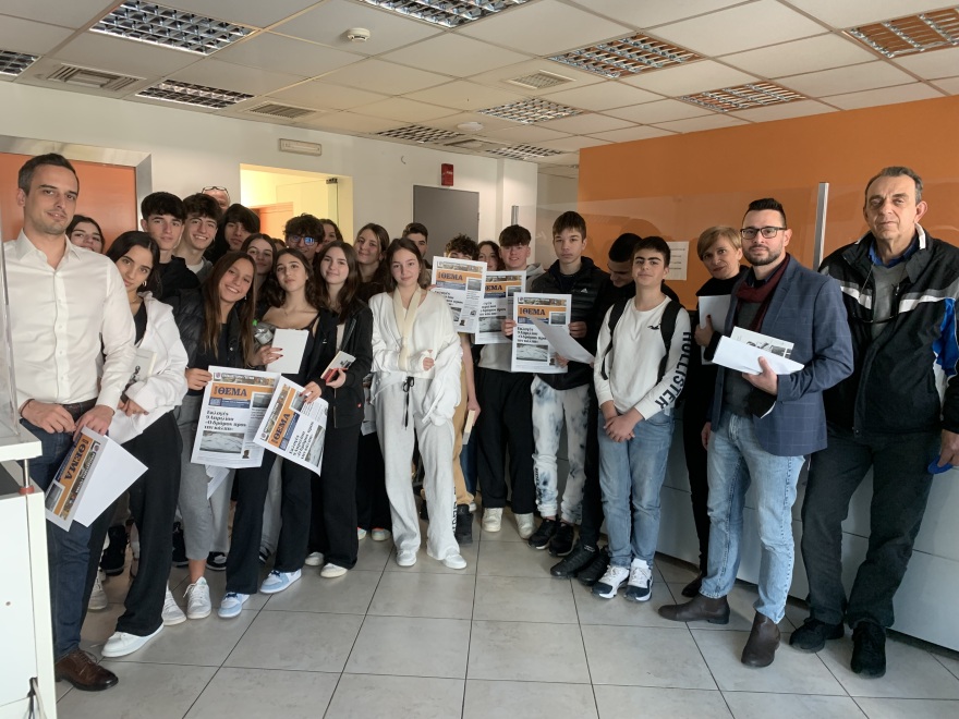 Τα εκπαιδευτήρια Γείτονα «τύπωσαν» το δικό τους Πρώτο Θέμα