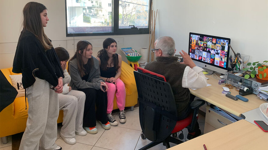 Τα εκπαιδευτήρια Γείτονα «τύπωσαν» το δικό τους Πρώτο Θέμα