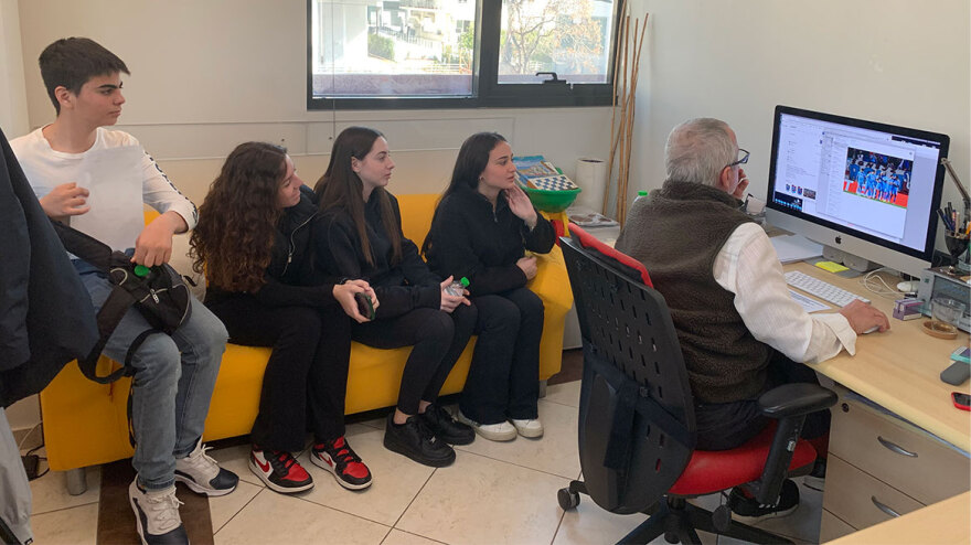 Τα εκπαιδευτήρια Γείτονα «τύπωσαν» το δικό τους Πρώτο Θέμα