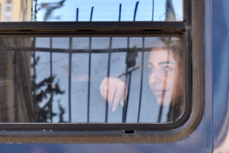 Με χειροπέδες στον Εισαγγελέα η Super Κική - Δείτε φωτογραφίες