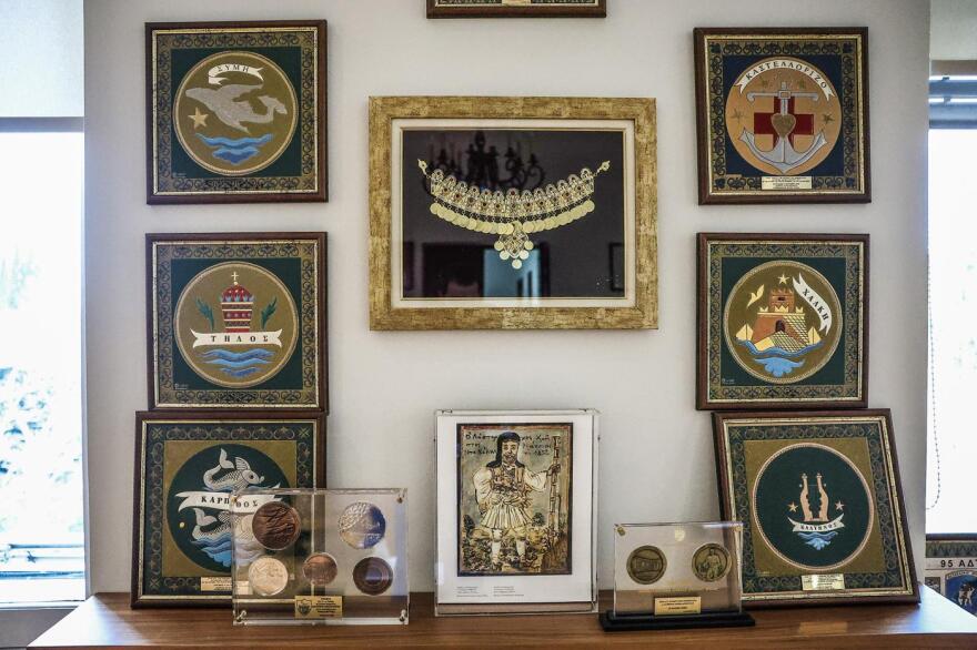 Κατερίνα Σακελλαροπούλου: Περιήγηση στην έκθεση με τα προεδρικά δώρα - Φωτογραφίες