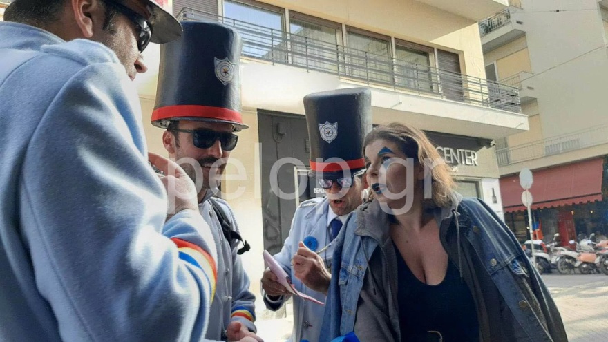 Πάτρα: Η Καρναβαλική Αστυνομία «συνέλαβε» τον περιφερειάρχη Φαρμάκη