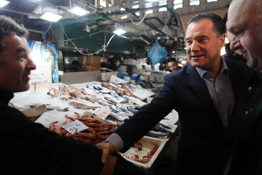 Άδωνις Γεωργιάδης: Μην ακούτε τι φωνάζουν οι ΣΥΡΙΖΑίοι, οι τιμές είναι χαμηλότερες από πέρσι