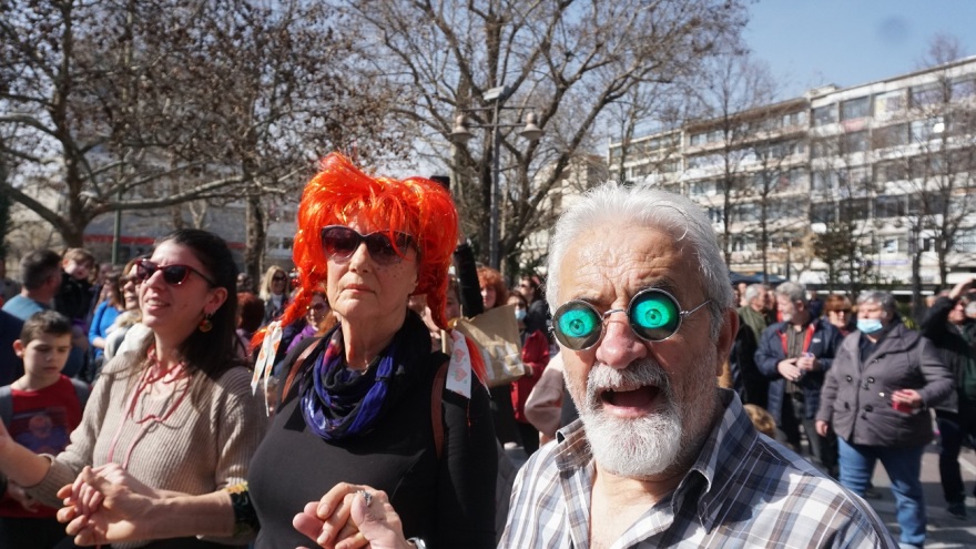 Τα «μπουλούκια» βγήκαν στη Λάρισα - Χιλιάδες κόσμου στο αποκριάτικο ξεφάντωμα (Βίντεο)