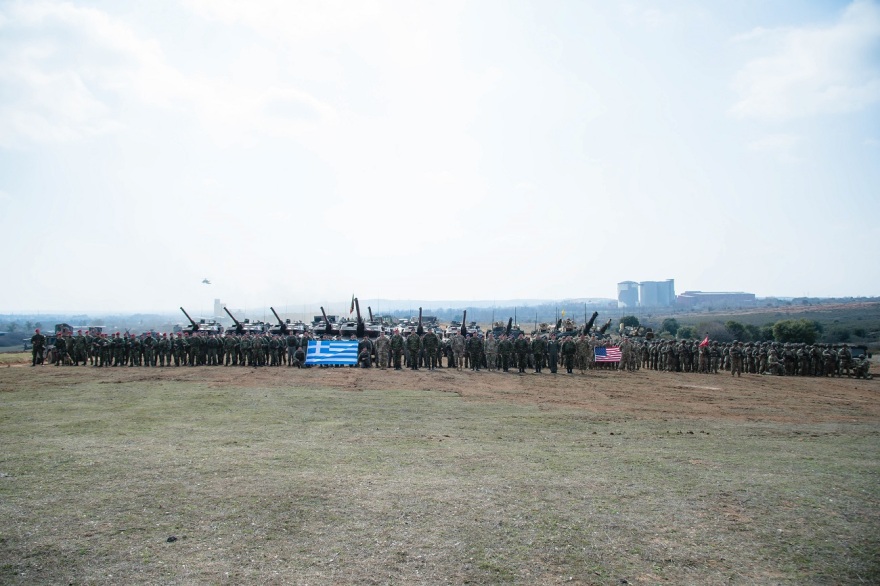 Εντυπωσιακές εικόνες από την άσκηση ελληνικών και αμερικανικών δυνάμεων στη Θράκη