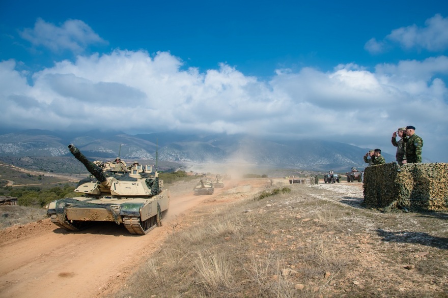 Εντυπωσιακές εικόνες από την άσκηση ελληνικών και αμερικανικών δυνάμεων στη Θράκη