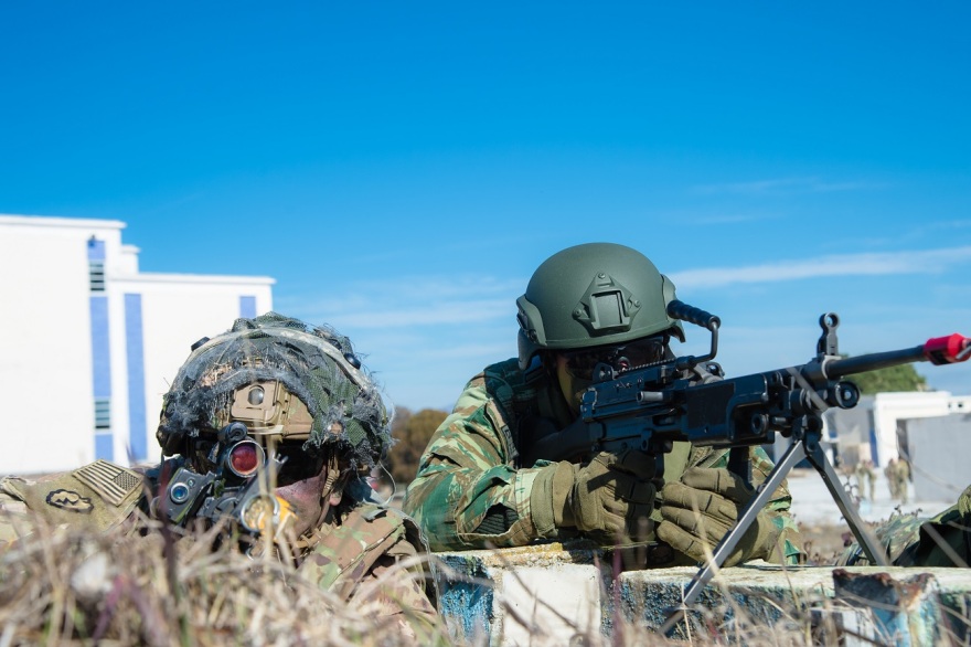 Εντυπωσιακές εικόνες από την άσκηση ελληνικών και αμερικανικών δυνάμεων στη Θράκη