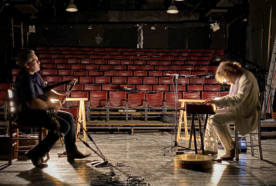 Μίκης Θεοδωράκης: Η απίστευτη ιστορία πίσω από το «Γελαστό Παιδί»