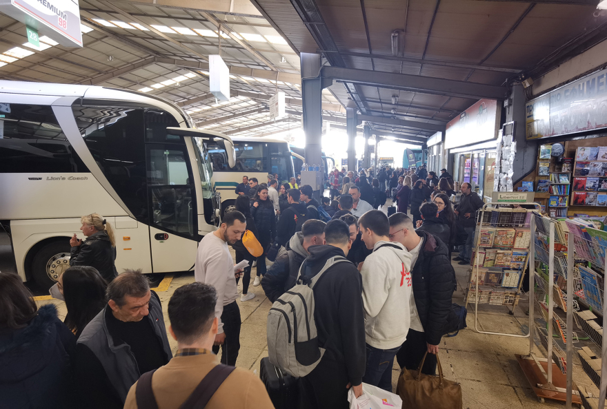 Απόκριες: Το αδιαχώρητο στον Κηφισό: Τα λεωφορεία αναχωρούν ανά 5' για Πάτρα