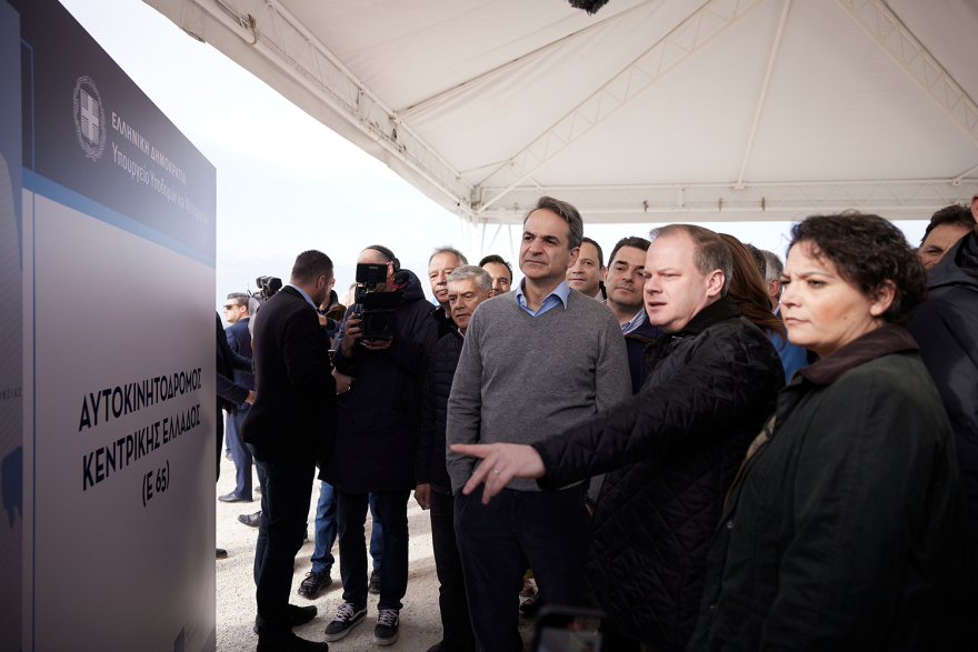 Μητσοτάκης από Τρίκαλα: Μετατρέπουμε τη χώρα σε μεγάλο εργοτάξιο