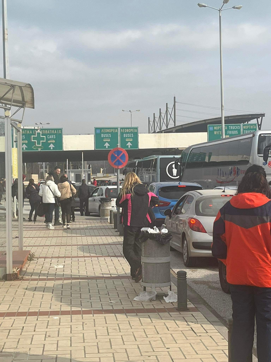 Ουρές χιλιομέτρων στον Προμαχώνα για Βουλγαρία - Δείτε φωτογραφίες και βίντεο