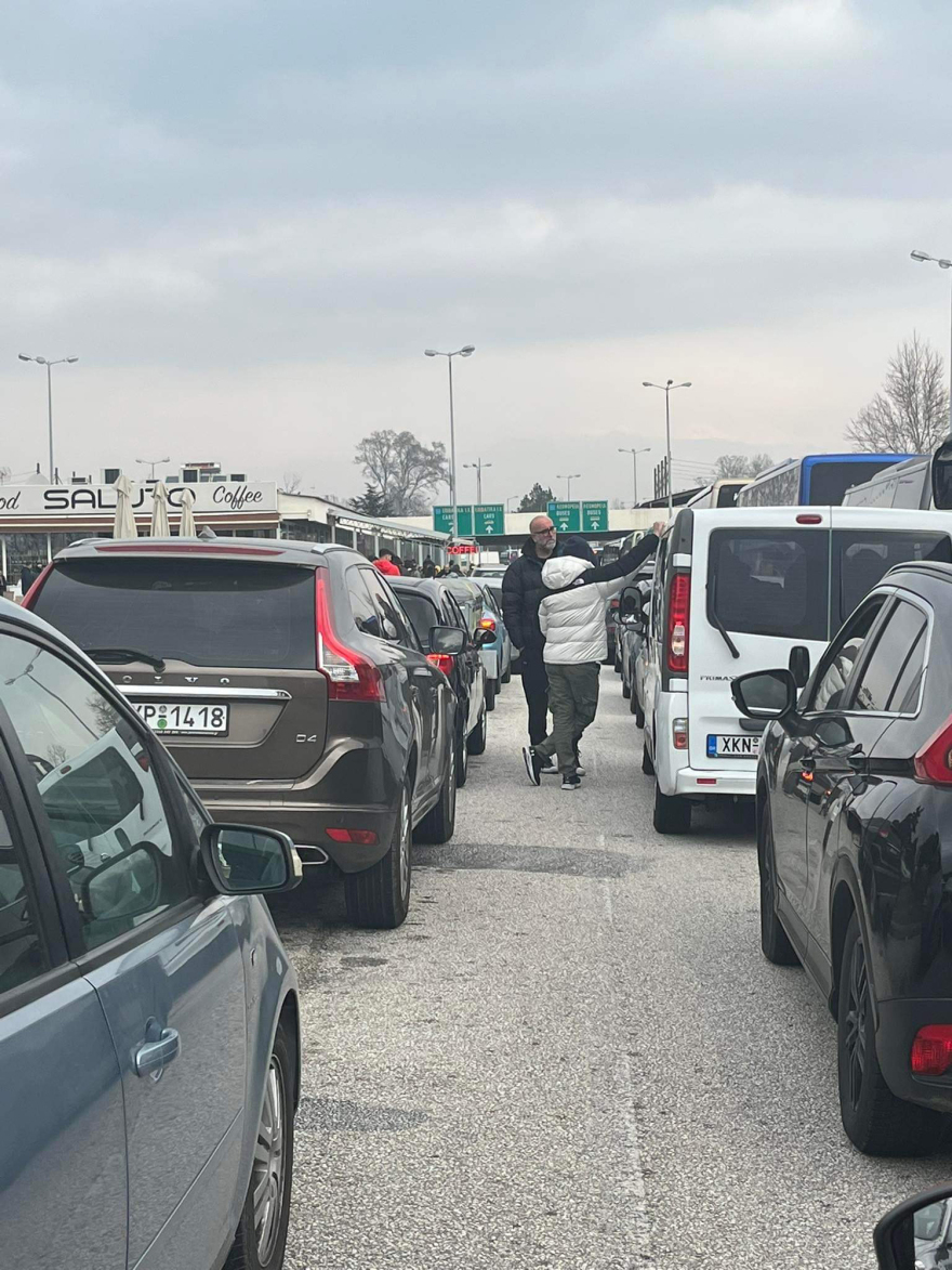 Ουρές χιλιομέτρων στον Προμαχώνα για Βουλγαρία - Δείτε φωτογραφίες και βίντεο