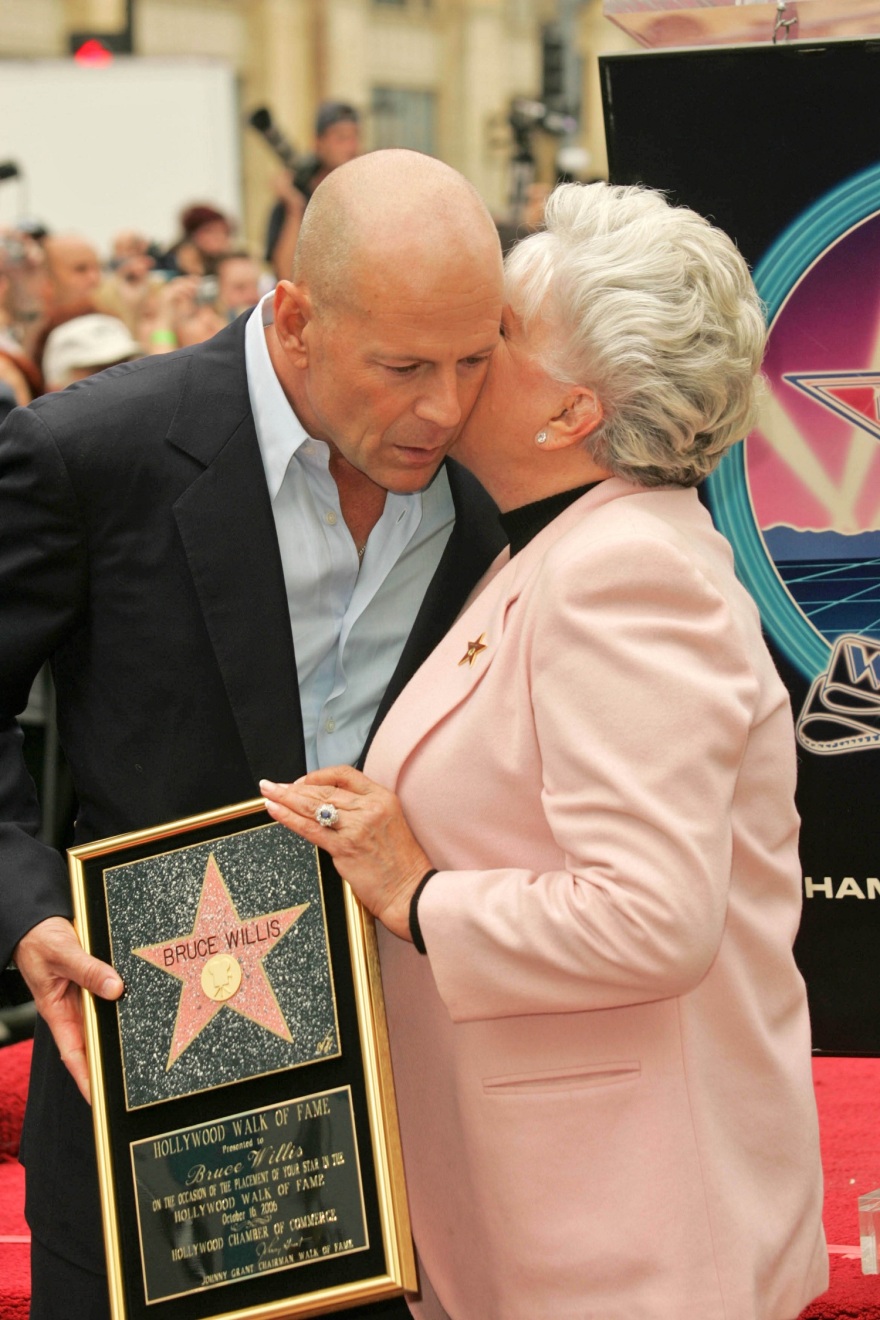 Μπρους Γουίλις: H μητέρα του φοβάται πως πλέον δεν την αναγνωρίζει