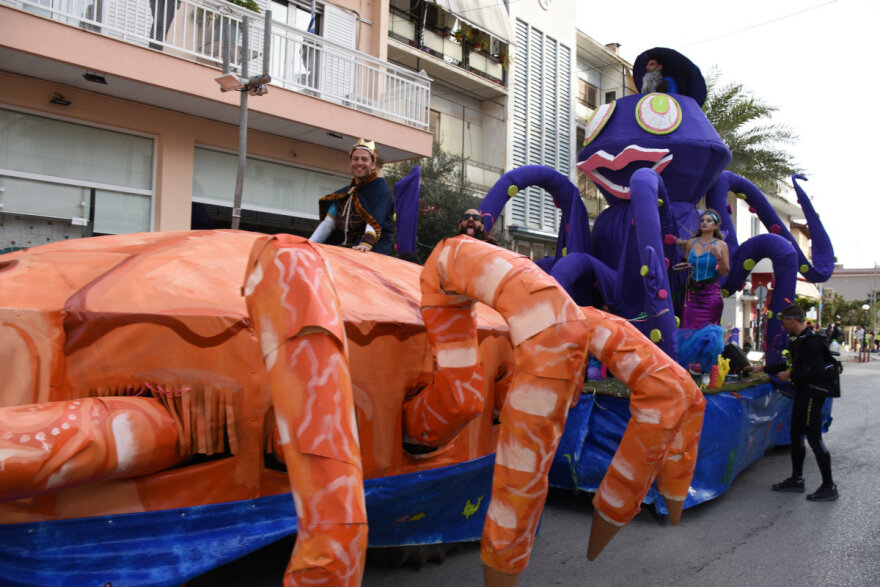 Απόκριες 2023: Εντυπωσιακή η τελετή λήξης του καρναβαλιού στην Πάτρα, στην πυρά ο βασιλιάς Καρνάβαλος