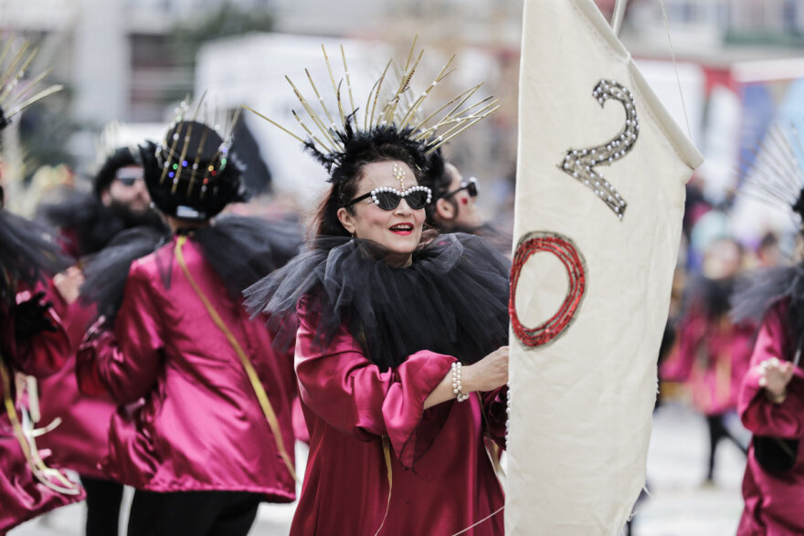 Απόκριες 2023: Εντυπωσιακή η τελετή λήξης του καρναβαλιού στην Πάτρα, στην πυρά ο βασιλιάς Καρνάβαλος