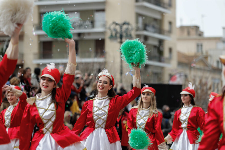 Απόκριες 2023: Εντυπωσιακή η τελετή λήξης του καρναβαλιού στην Πάτρα, στην πυρά ο βασιλιάς Καρνάβαλος