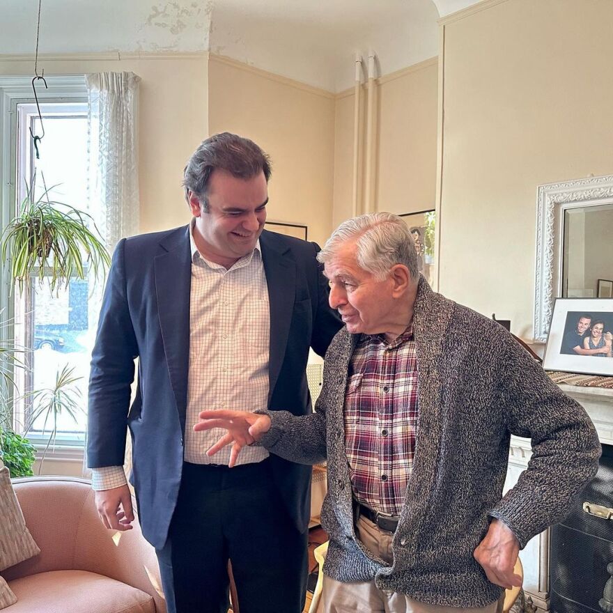 Πιερρακάκης: Συναντήθηκε με τον Μάικλ Δουκάκη - Δείτε φωτογραφίες