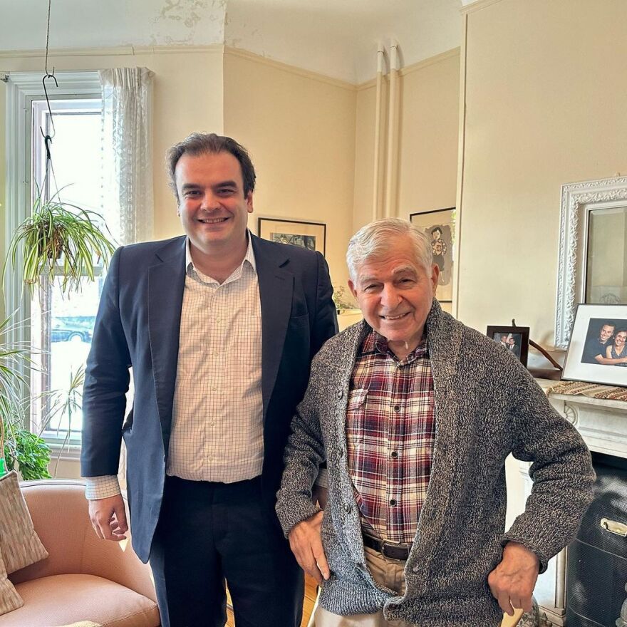 Πιερρακάκης: Συναντήθηκε με τον Μάικλ Δουκάκη - Δείτε φωτογραφίες