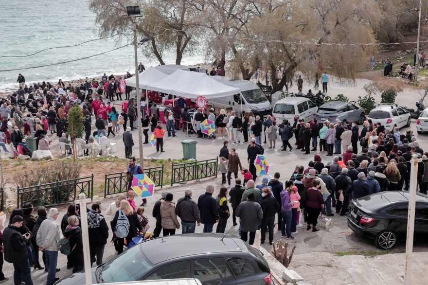 Φρεαττύδα: 2.500 σαρακοστιανά εδέσματα προσφέρθηκαν στους Πειραιώτες από την ΠΑΕ Ολυμπιακός