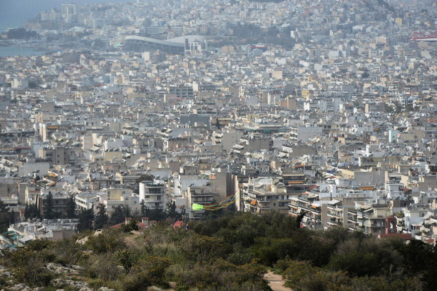 Καθαρά Δευτέρα: Στον λόφο του Φιλοπάππου οι Αθηναίοι για να γιορτάσουν τα Κούλουμα