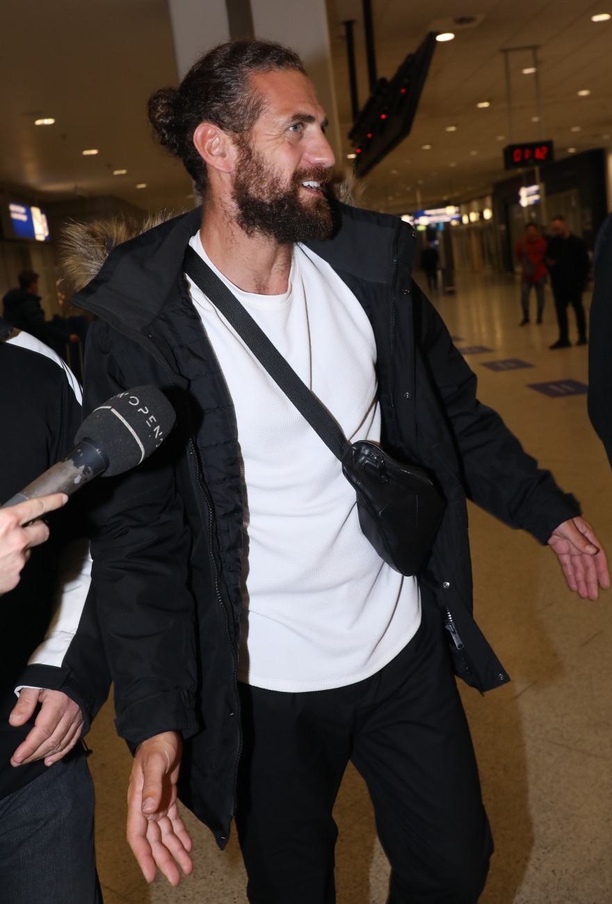 Survivor All Star: Ο Κώστας Παπαδόπουλος επέστρεψε στην Ελλάδα μετά την αποχώρησή του από το ριάλιτι