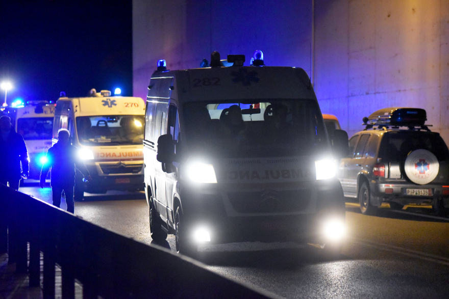 Σύγκρουση τρένων στη Λάρισα: Η τραγωδία σε φωτογραφίες - Δεκάδες νεκροί, συνεχίζονται οι έρευνες