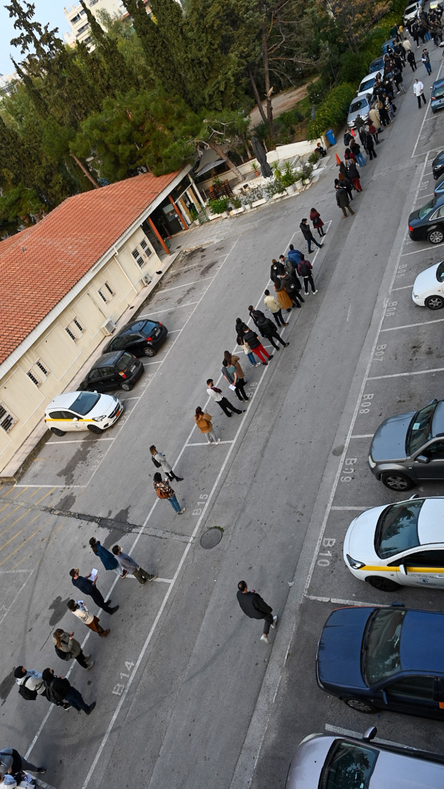 Σύγκρουση τρένων στα Τέμπη: Ουρές για αιμοδοσία στο «Ελπίς», ανοιχτό ως τις 20:30 το Κοργιαλένειο