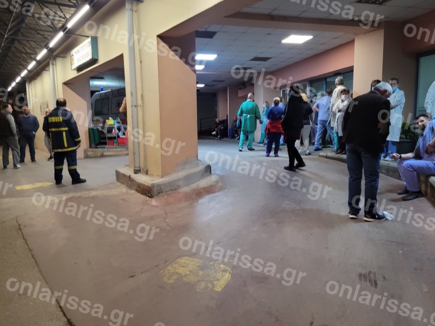 Σύγκρουση τρένων: Τραγικές στιγμές για τους συγγενείς των θυμάτων - Πώς γίνεται η αναγνώριση 