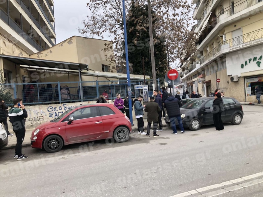 Σύγκρουση τρένων: Τραγικές στιγμές για τους συγγενείς των θυμάτων - Πώς γίνεται η αναγνώριση 